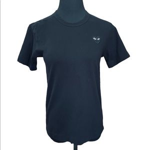COMME des GARÇONS PLAY tshirt in black, size SMALL